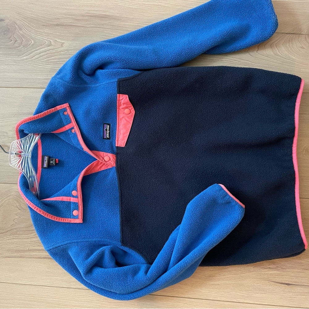 Patagonia Blue and Black Crewneck Sweater with Pink Accents